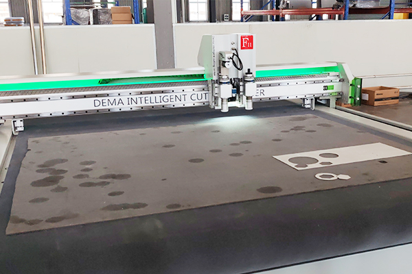 得馬高速裁切機